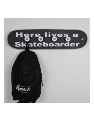 Perchero skate - Here lives a Skateboarder