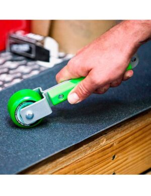 comprar Herramienta para colocar la lija del skate Mob Grip
